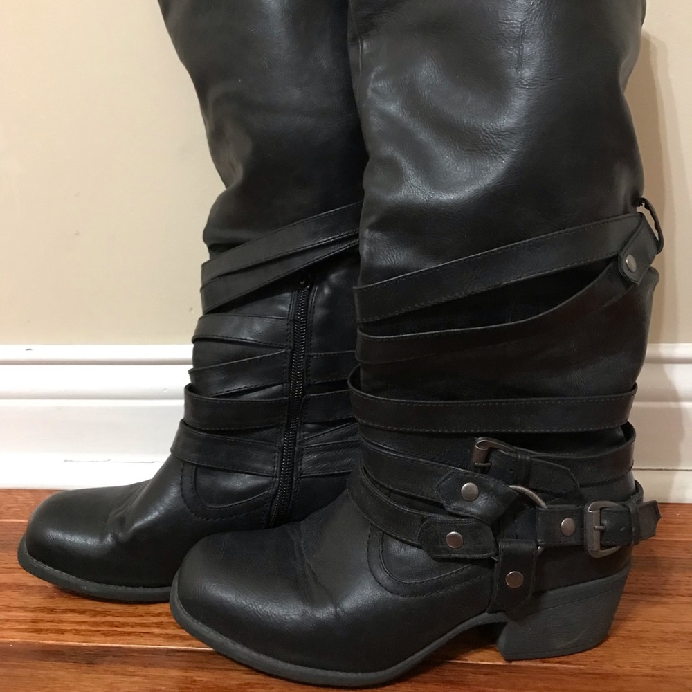 Women’s tall black pull on boots.